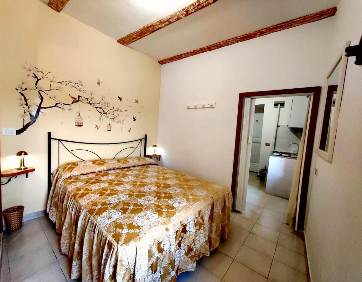 Ferienwohnung La Casa In Piazza Toffia Exterior foto