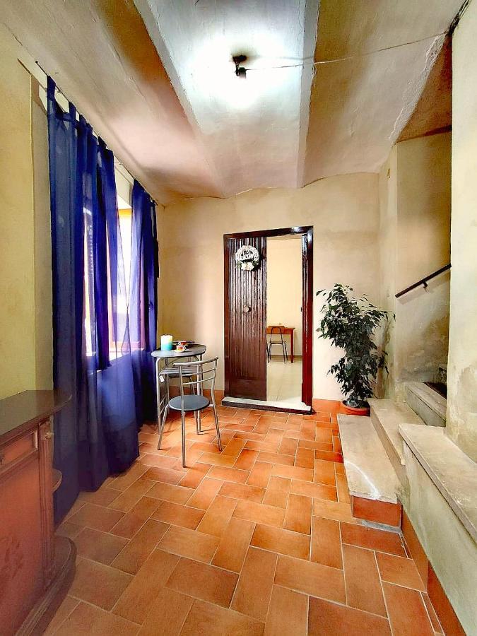 Ferienwohnung La Casa In Piazza Toffia Exterior foto