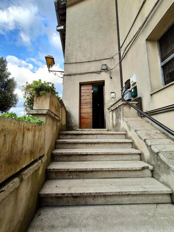 Ferienwohnung La Casa In Piazza Toffia Exterior foto