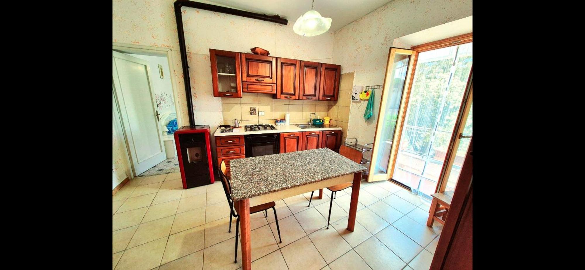 Ferienwohnung La Casa In Piazza Toffia Exterior foto